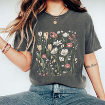 Aesthetic Wild Flower Vintage Nature Lovers T-Shirt