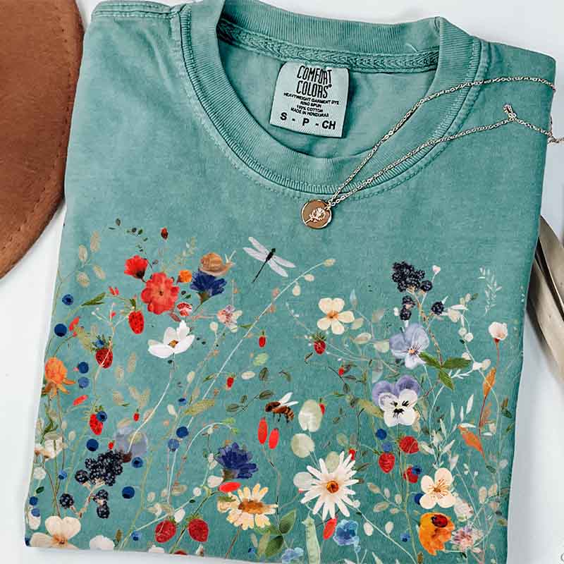 Vintage Pressed Flowers Boho Garden Lover T-Shirt