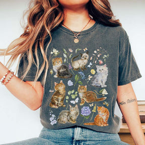 Cats Floral Vintage Aesthetic Painted Kittens T-Shirt