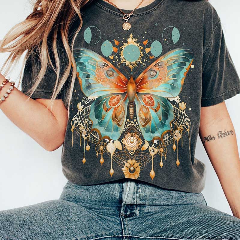 Butterfly Vintage Witchy Moon Phases T-Shirt