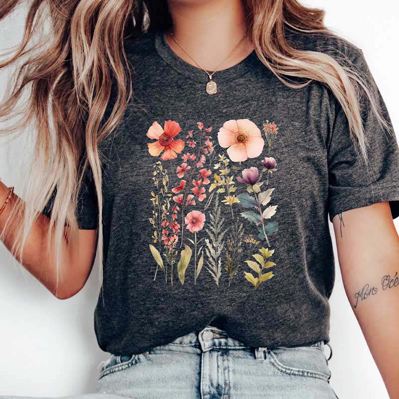 Aesthetic WildFlower Minimalist Nature Lover T-Shirt