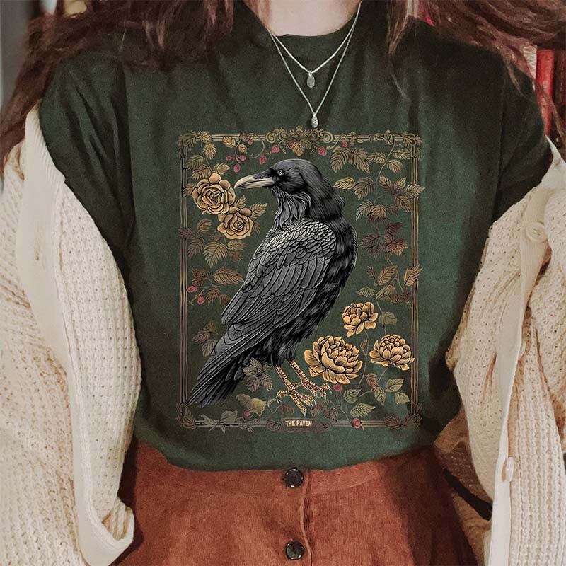 Vintage Raven Witchy Dark Academia T-Shirt