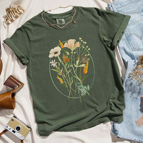 Trendy Boho Wildflower Frog Toad Lover T-Shirt