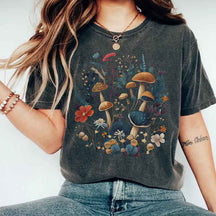 Vintage Cottagecore Boho wildflowers Mushroom T-Shirt