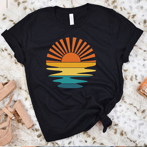 Retro Sunset Rays Wavy T-Shirt