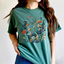 Vintage Cottagecore Boho wildflowers Mushroom T-Shirt