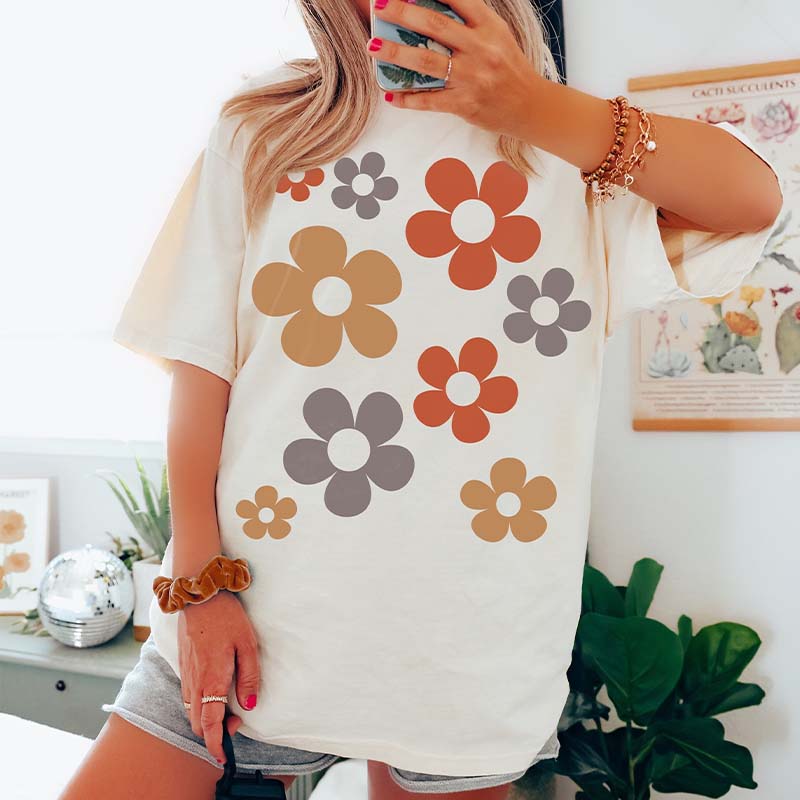 Retro Daisy Flowers Garden Gift T-Shirt