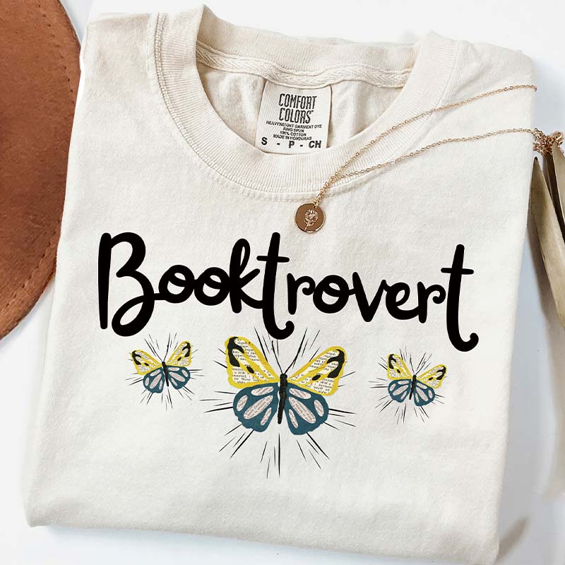 Booktrovert Librarian Lover T-shirt