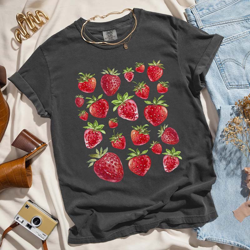 Strawberry Aesthetic Vintage Graphic T-Shirt