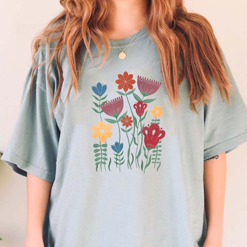 Trendy Minimalist Wildflowers Lover T-Shirt