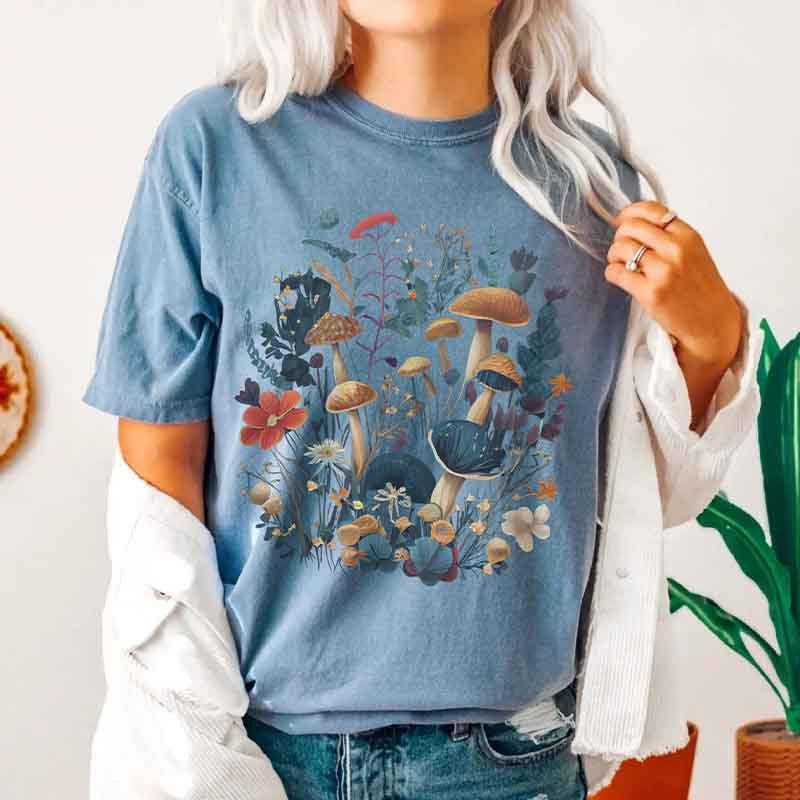 Vintage Cottagecore Boho wildflowers Mushroom T-Shirt