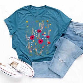 Minimalist Aesthetic Wild Flower Nature Lover T-Shirt