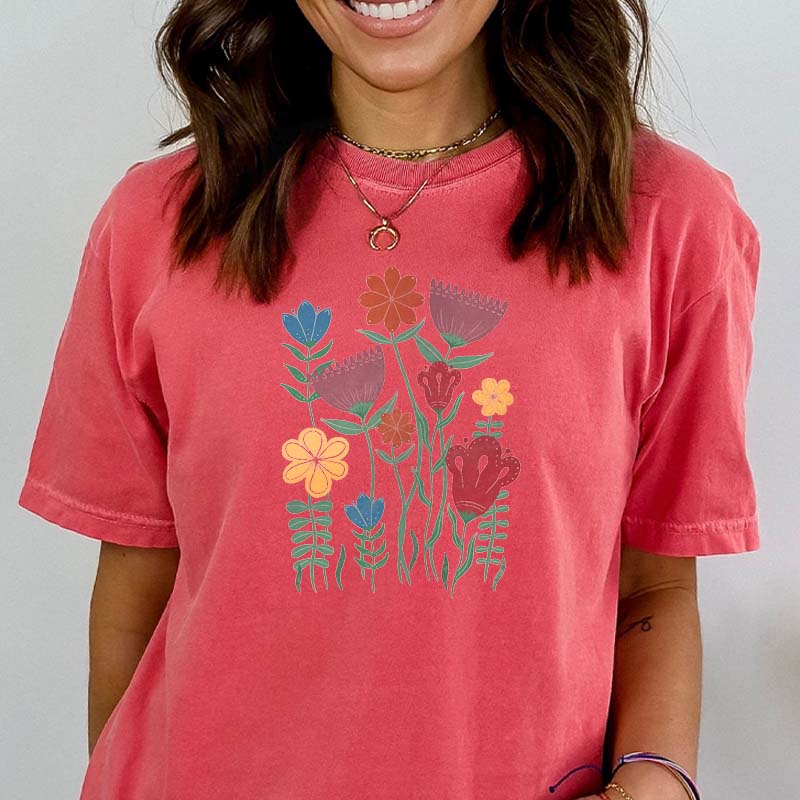 Trendy Minimalist Wildflowers Lover T-Shirt