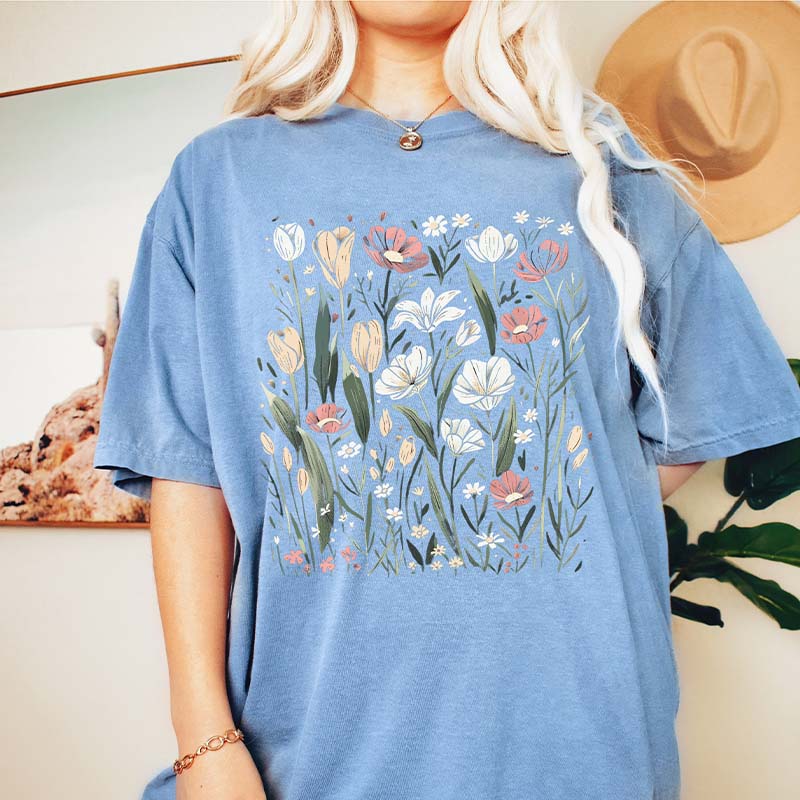 Aesthetic Wild Flower Vintage Nature Lovers T-Shirt