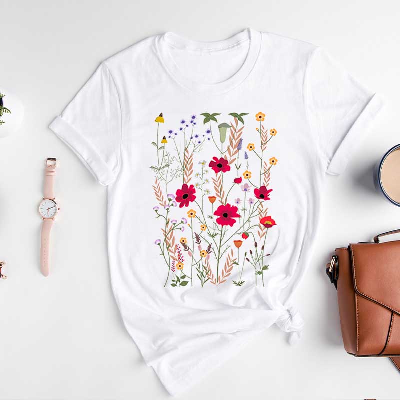 Minimalist Aesthetic Wild Flower Nature Lover T-Shirt