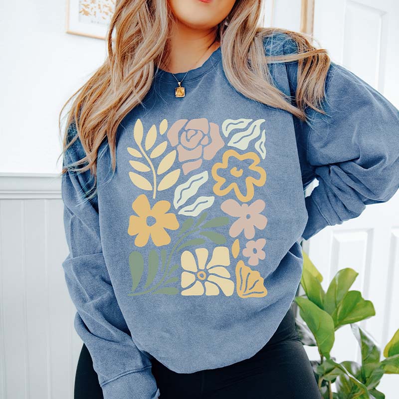 Retro Wavy Flowers Sweatshirt