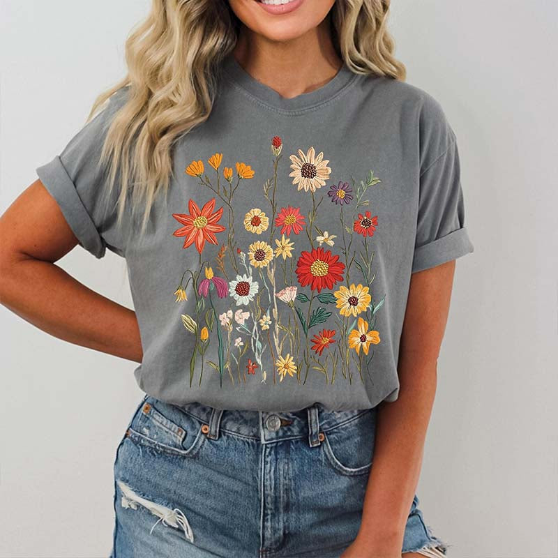 Vintage Cottagecore Gardening Orange Flowers T-Shirt