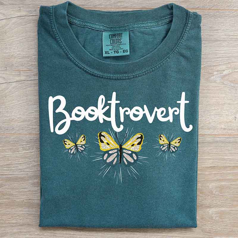 Booktrovert Librarian Lover T-shirt