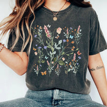 Gepresstes Blumen-Shirt. Wildblumen-Shirt 