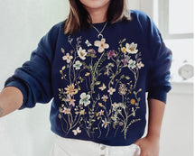 Vintage Pressed Flowers Sweatshirt Oversized Wildflowers Sweatshirt