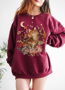 Vintage Cat  Floral Aesthetic Crewneck Sweatshirt