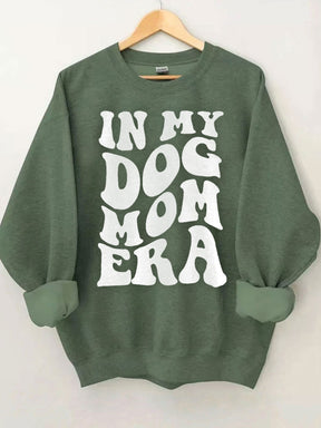 Dans mon chien Mom Era Sweatshirt