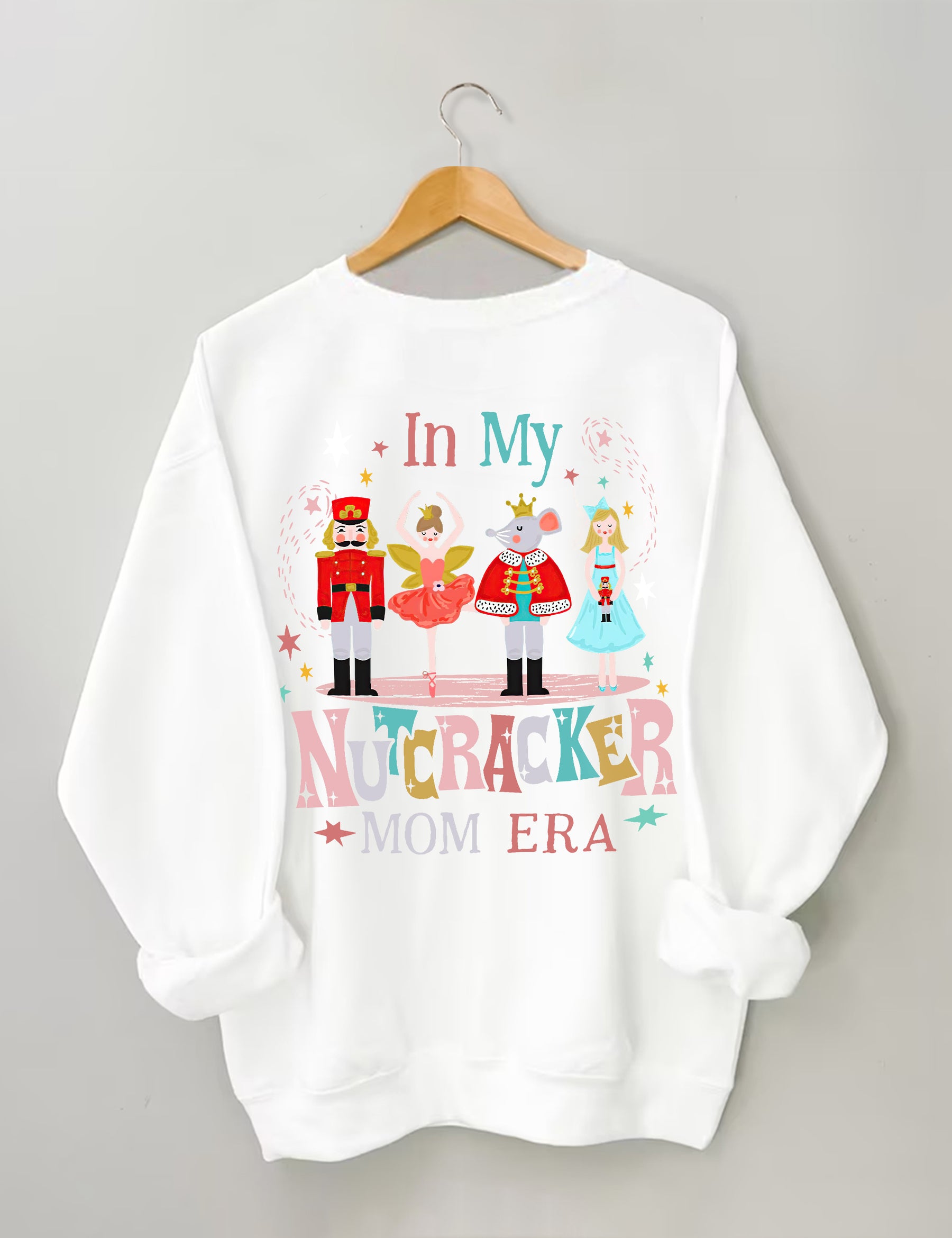 In meinem Nussknacker-Mutter-Ära-Sweatshirt 