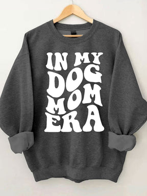 Dans mon chien Mom Era Sweatshirt