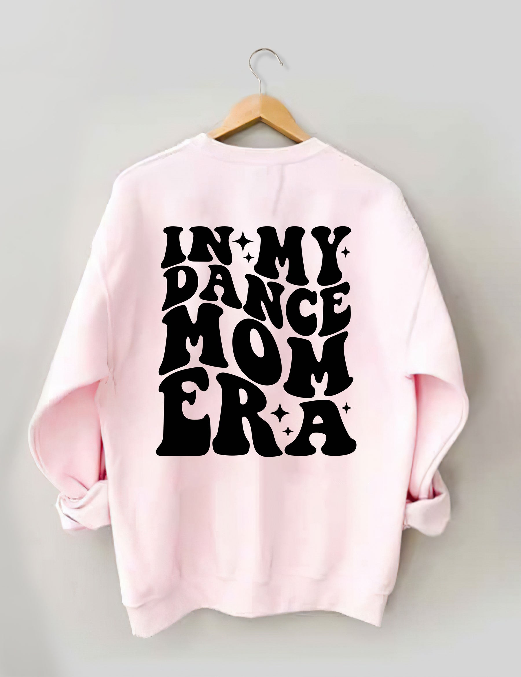 In meinem Dance Mom Era Sweatshirt 