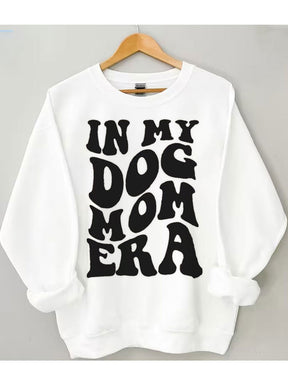 Dans mon chien Mom Era Sweatshirt