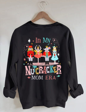 In meinem Nussknacker-Mutter-Ära-Sweatshirt 