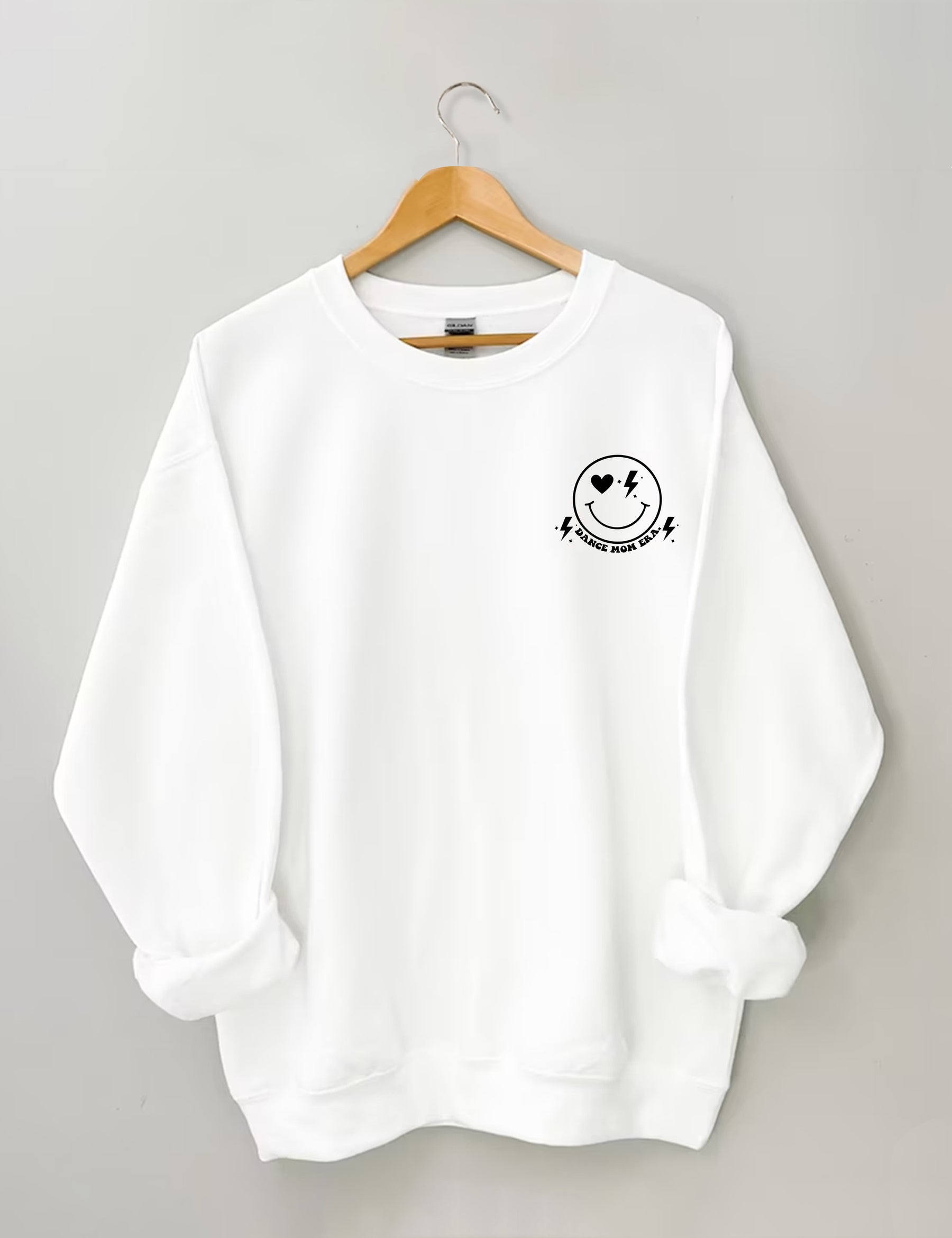 In meinem Dance Mom Era Sweatshirt 