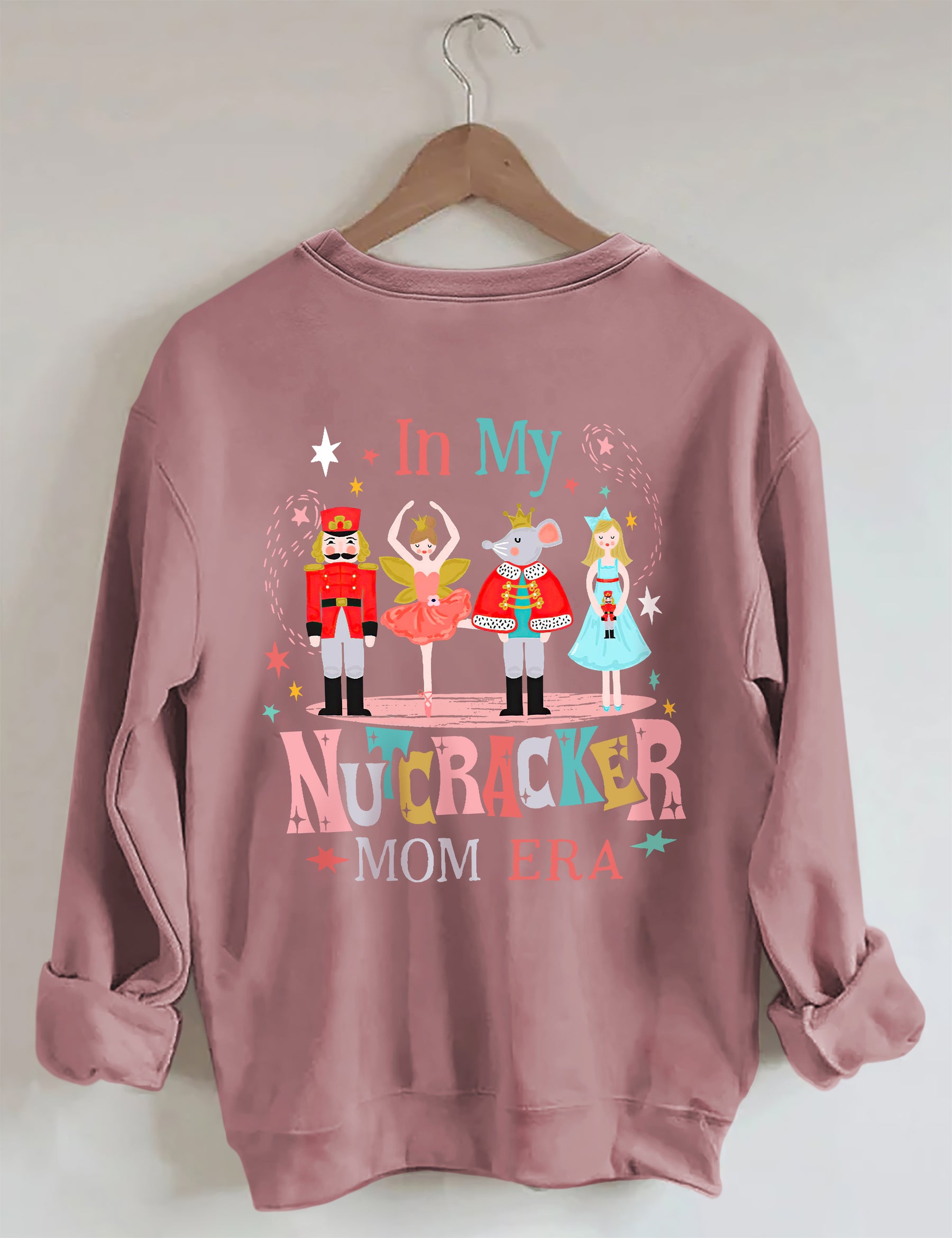 In meinem Nussknacker-Mutter-Ära-Sweatshirt 